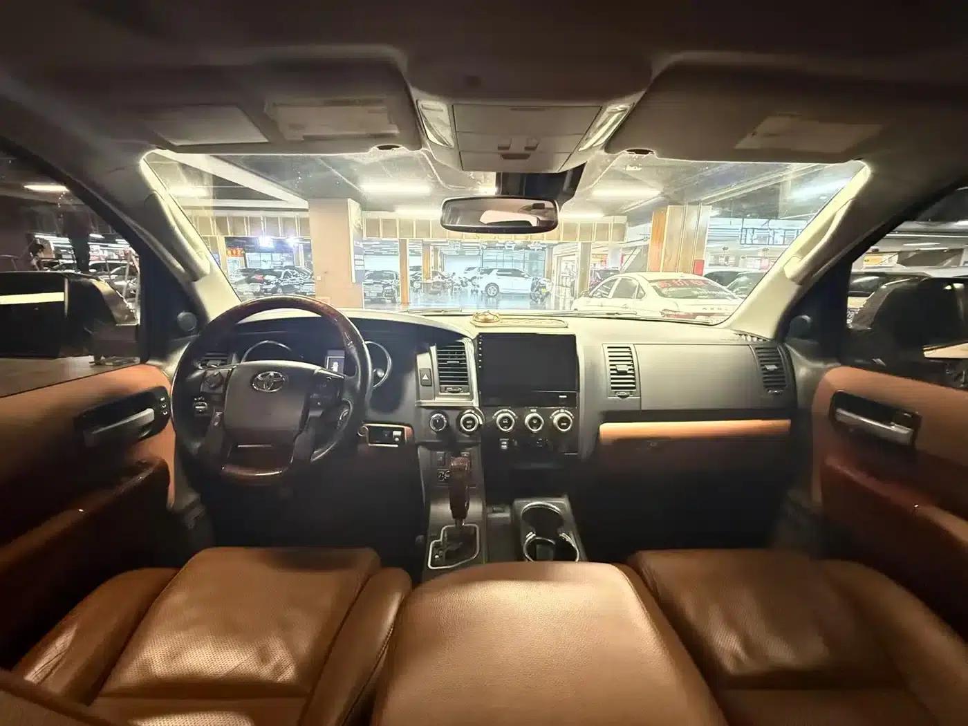 2018 Sequoia 5.7L Automatic — миниатюра 7
