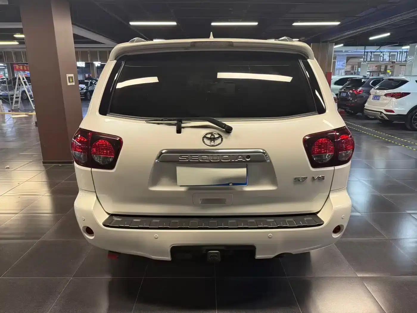 2018 Sequoia 5.7L Automatic — миниатюра 10