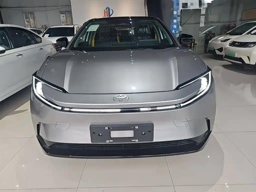 Toyota BZ5 2025 550 JOY — миниатюра 3