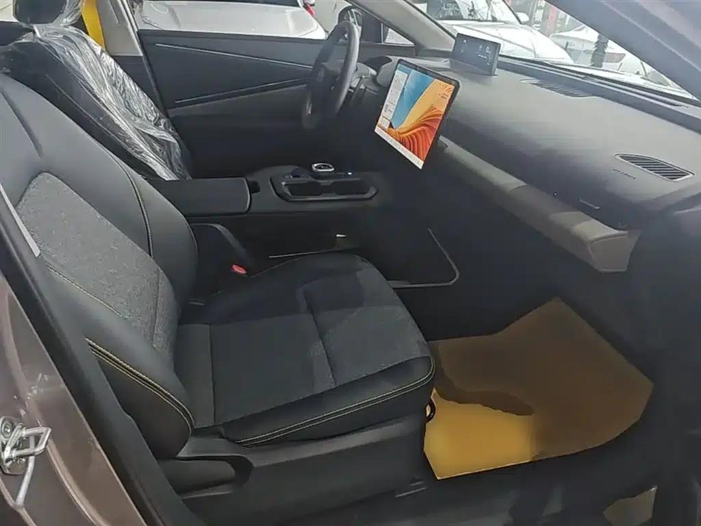 Toyota BZ5 2025 550 JOY — миниатюра 25
