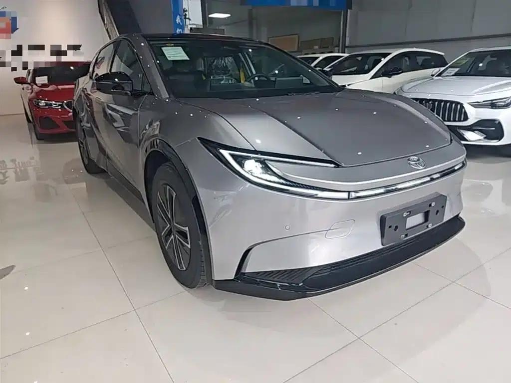 Toyota BZ5 2025 550 JOY — миниатюра 4