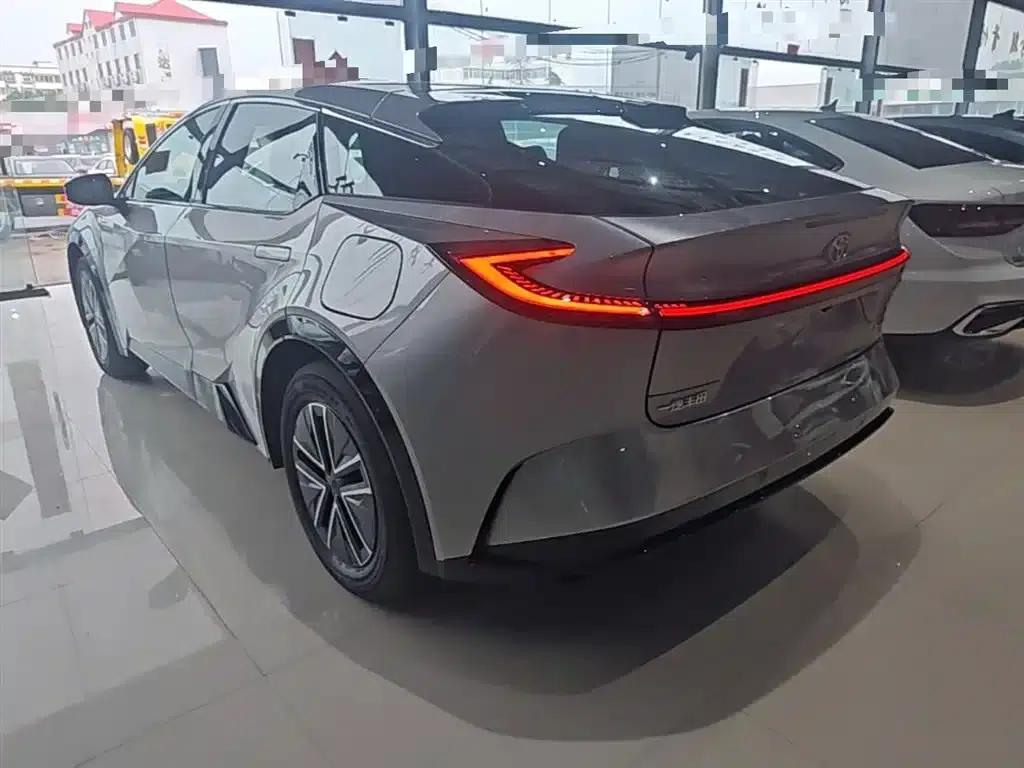 Toyota BZ5 2025 550 JOY — миниатюра 5