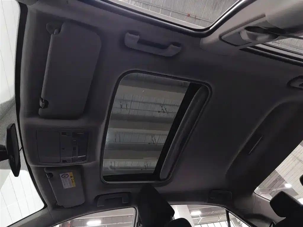 Corolla Hybrid E+ 2019 1.8L E-CVT Leading Edition — миниатюра 14