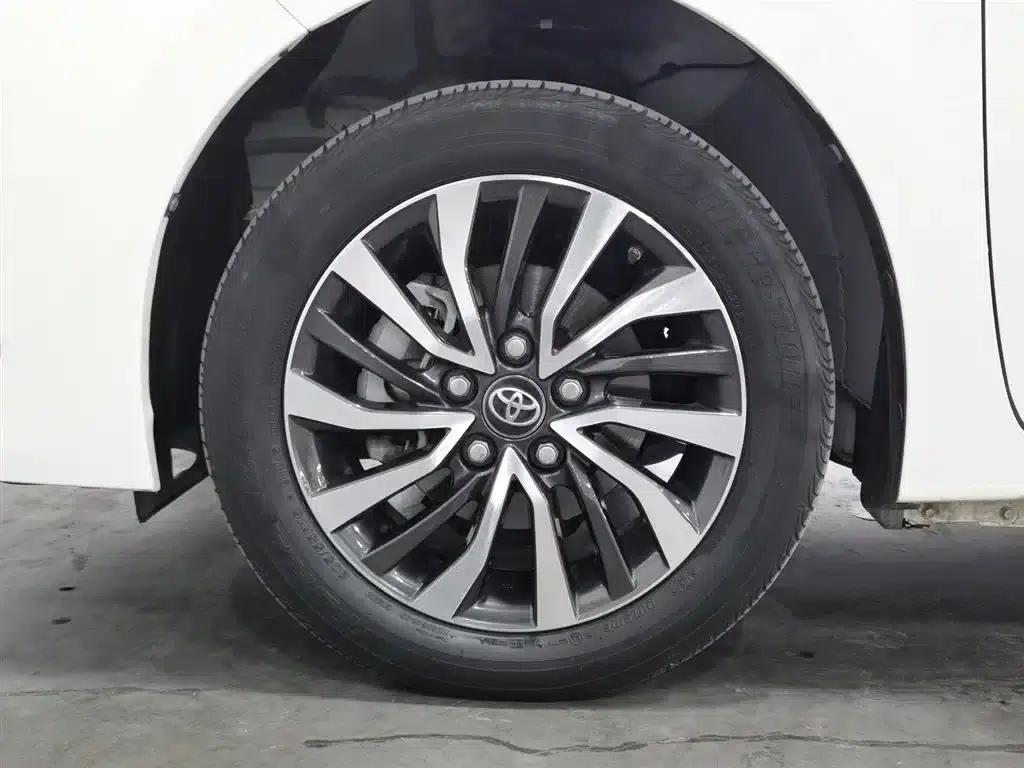 Corolla Hybrid E+ 2019 1.8L E-CVT Leading Edition — миниатюра 17