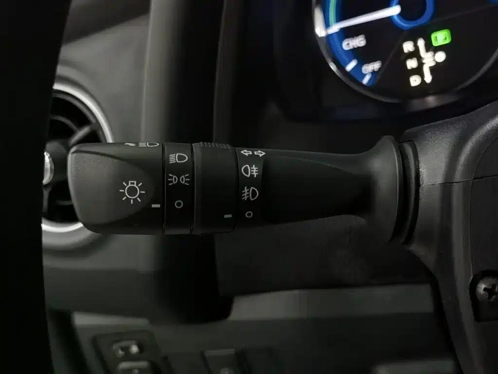 Corolla Hybrid E+ 2019 1.8L E-CVT Leading Edition — миниатюра 21