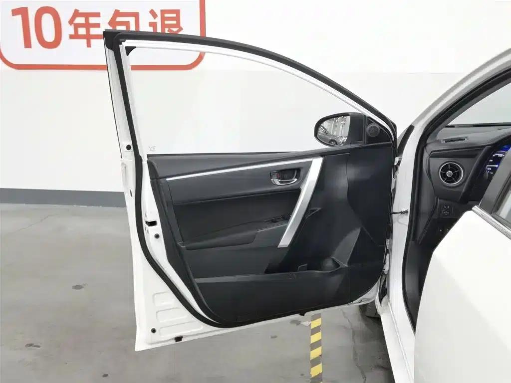Corolla Hybrid E+ 2019 1.8L E-CVT Leading Edition — миниатюра 8