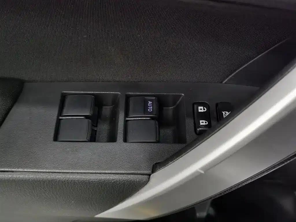Corolla Hybrid E+ 2019 1.8L E-CVT Leading Edition — миниатюра 9