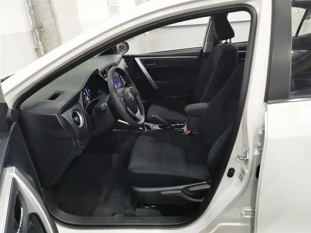 Corolla Hybrid E+ 2019 1.8L E-CVT Leading Edition — миниатюра 10