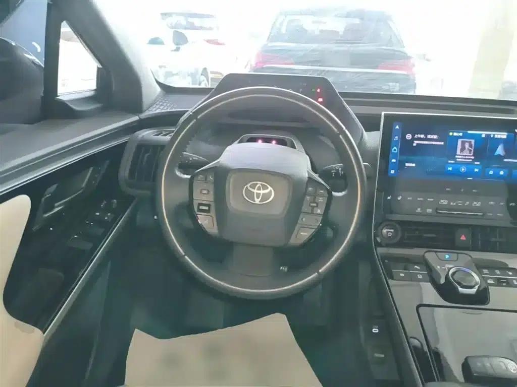 FAW Toyota bZ4X 2022 All-Wheel Drive High-Performance PRO Edition — миниатюра 11
