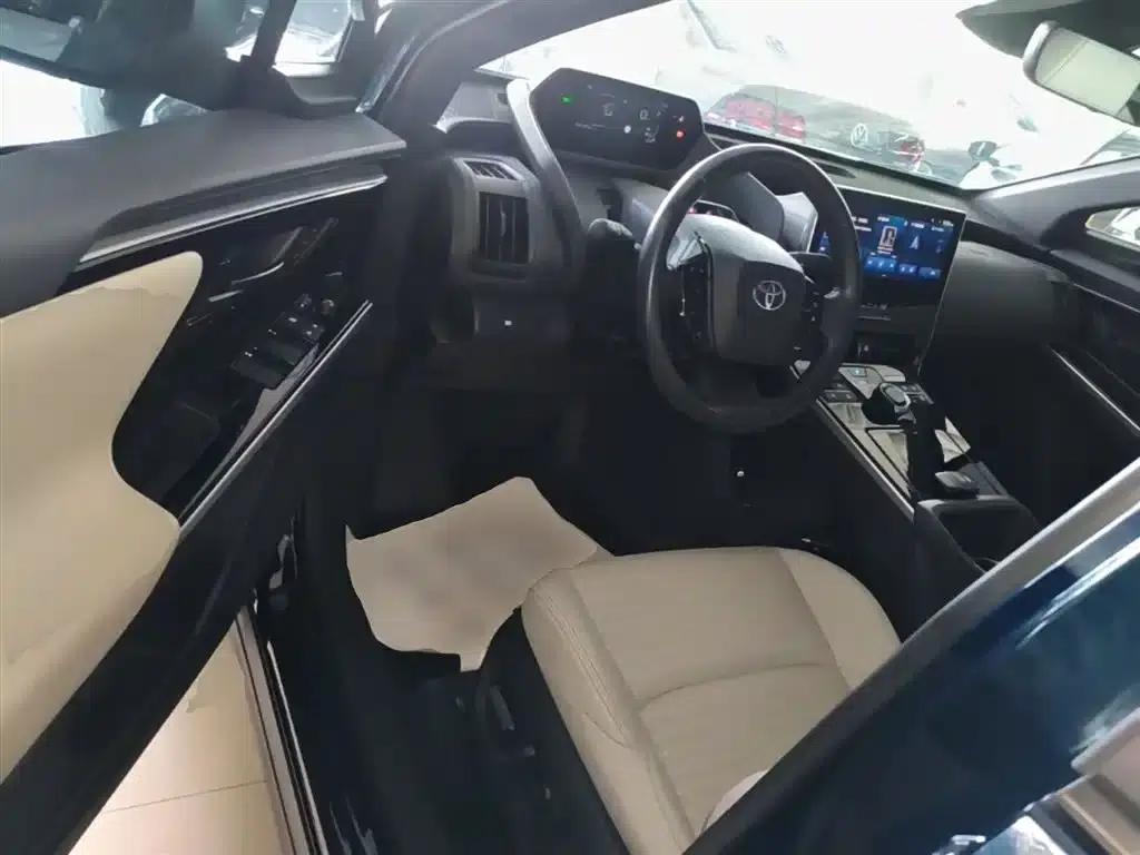 FAW Toyota bZ4X 2022 All-Wheel Drive High-Performance PRO Edition — миниатюра 16