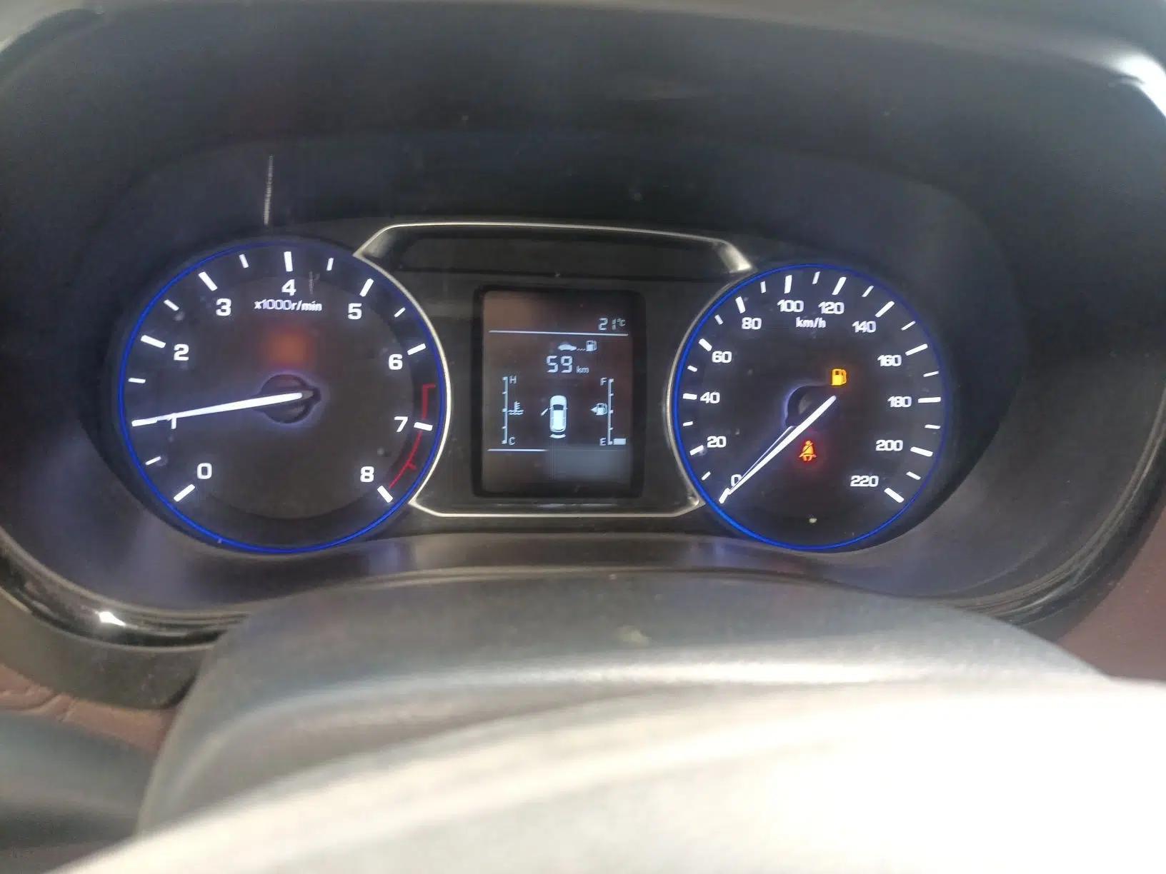 CHANGAN Lingxuan 2017 1.6L Manual Happiness Edition — миниатюра 8