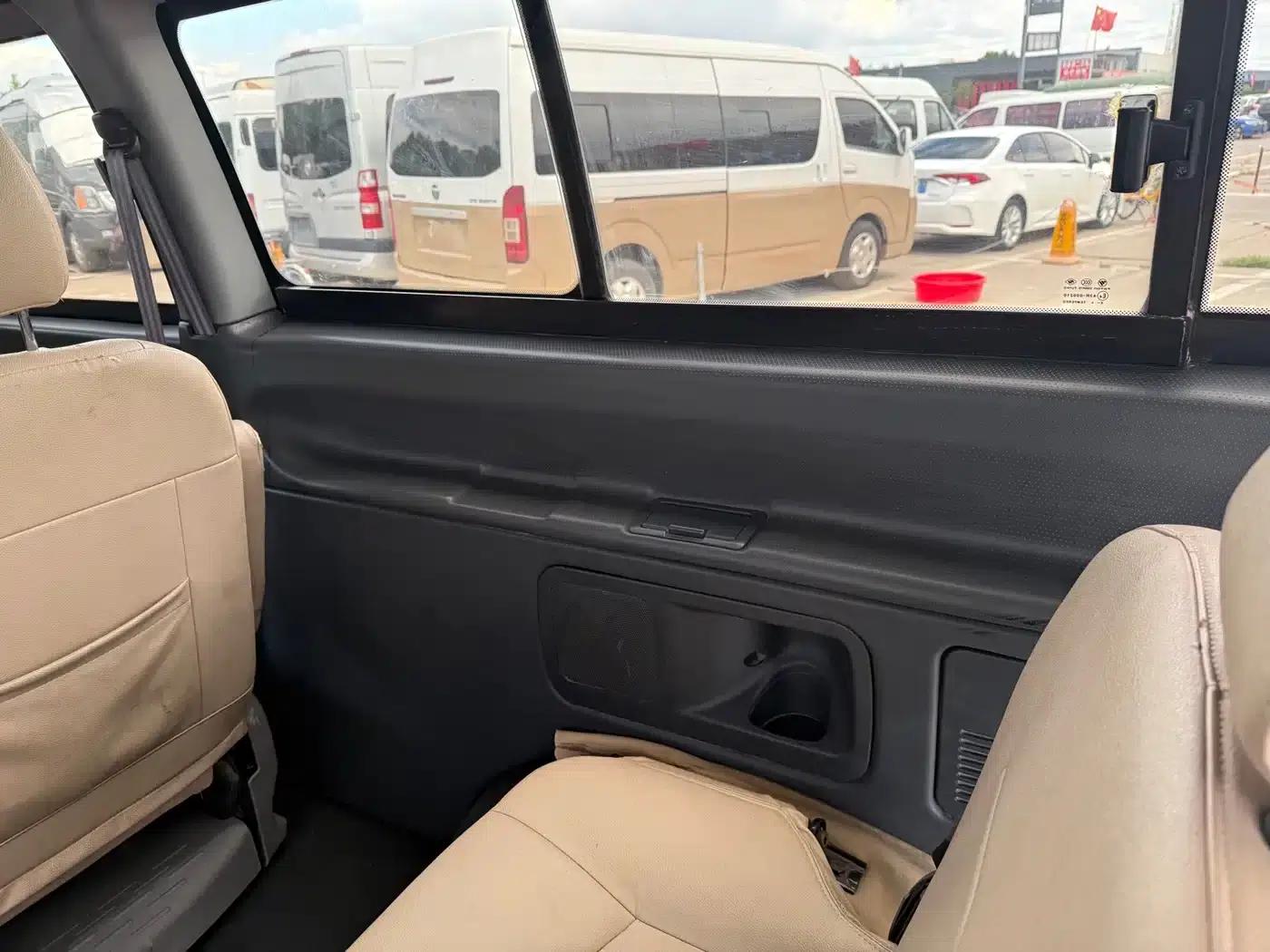 2016 MPV E 2.0L Commercial Edition 7-seater 4G63 — миниатюра 13