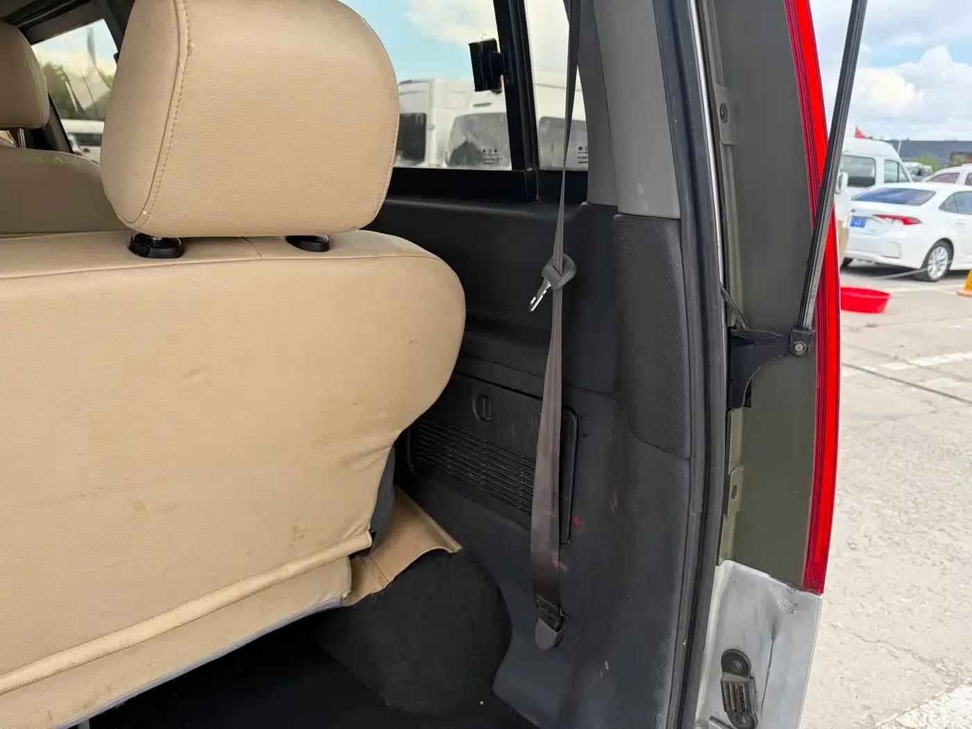 2016 MPV E 2.0L Commercial Edition 7-seater 4G63 — миниатюра 16