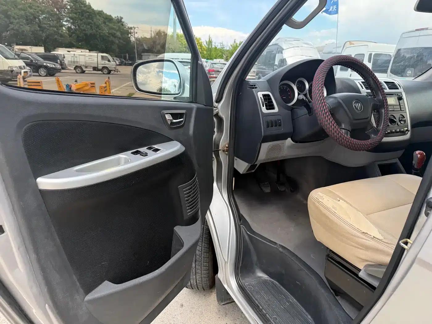 2016 MPV E 2.0L Commercial Edition 7-seater 4G63 — миниатюра 19