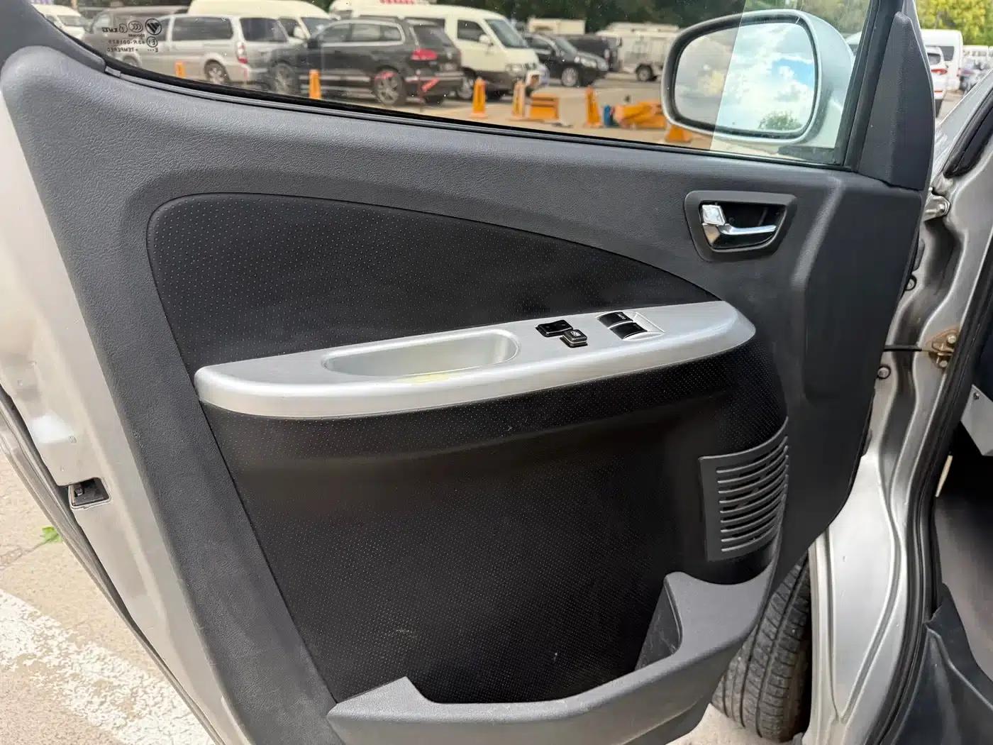 2016 MPV E 2.0L Commercial Edition 7-seater 4G63 — миниатюра 20