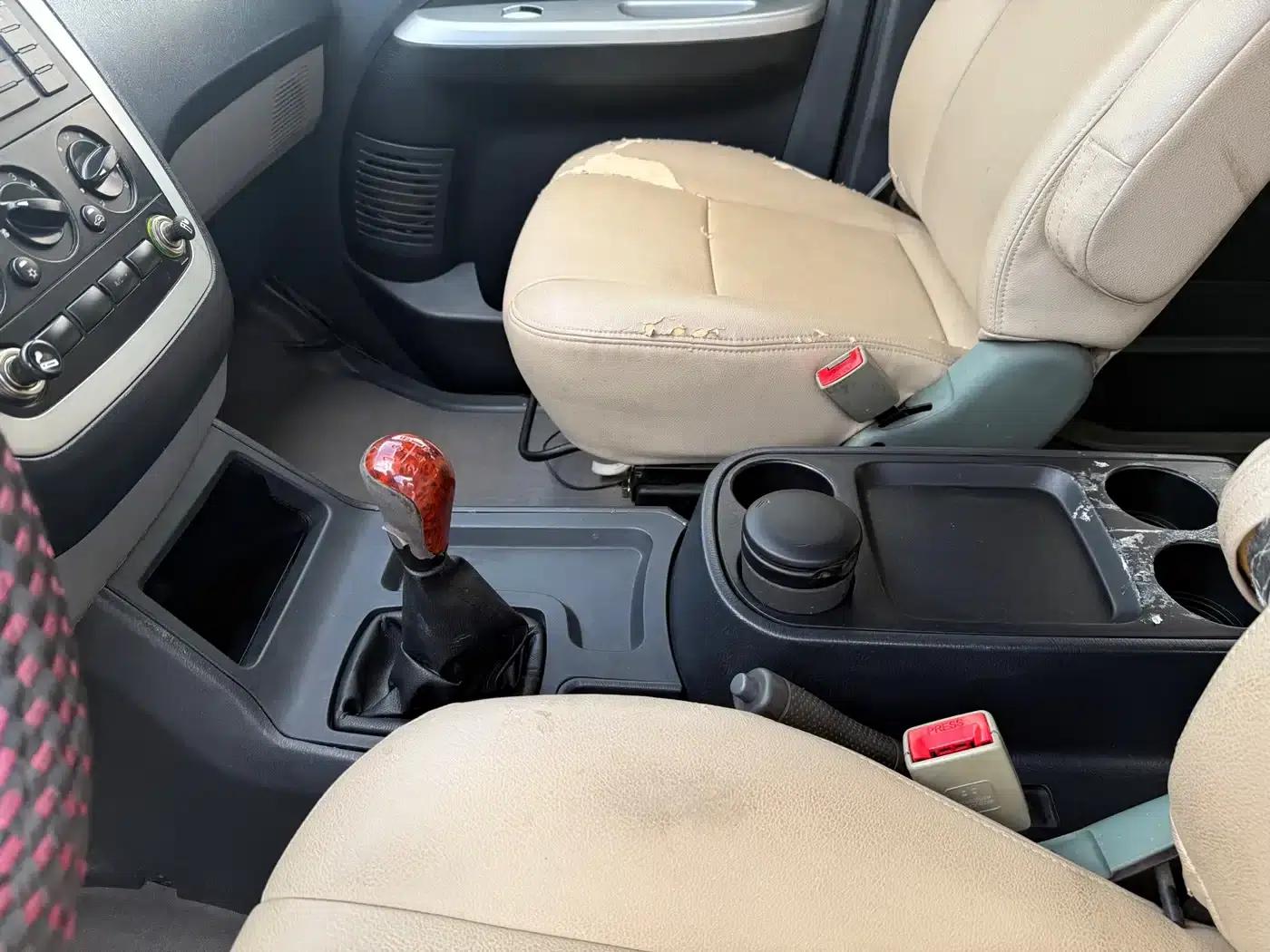 2016 MPV E 2.0L Commercial Edition 7-seater 4G63 — миниатюра 22