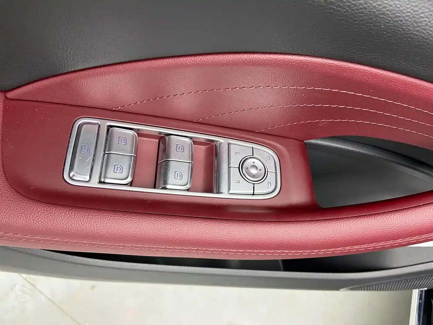 Hongqi H5 PHEV 2025 130 Super Hybrid Edition — миниатюра 13