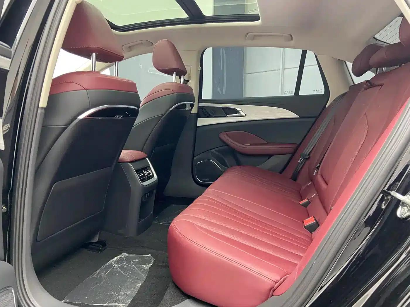 Hongqi H5 PHEV 2025 130 Super Hybrid Edition — миниатюра 7