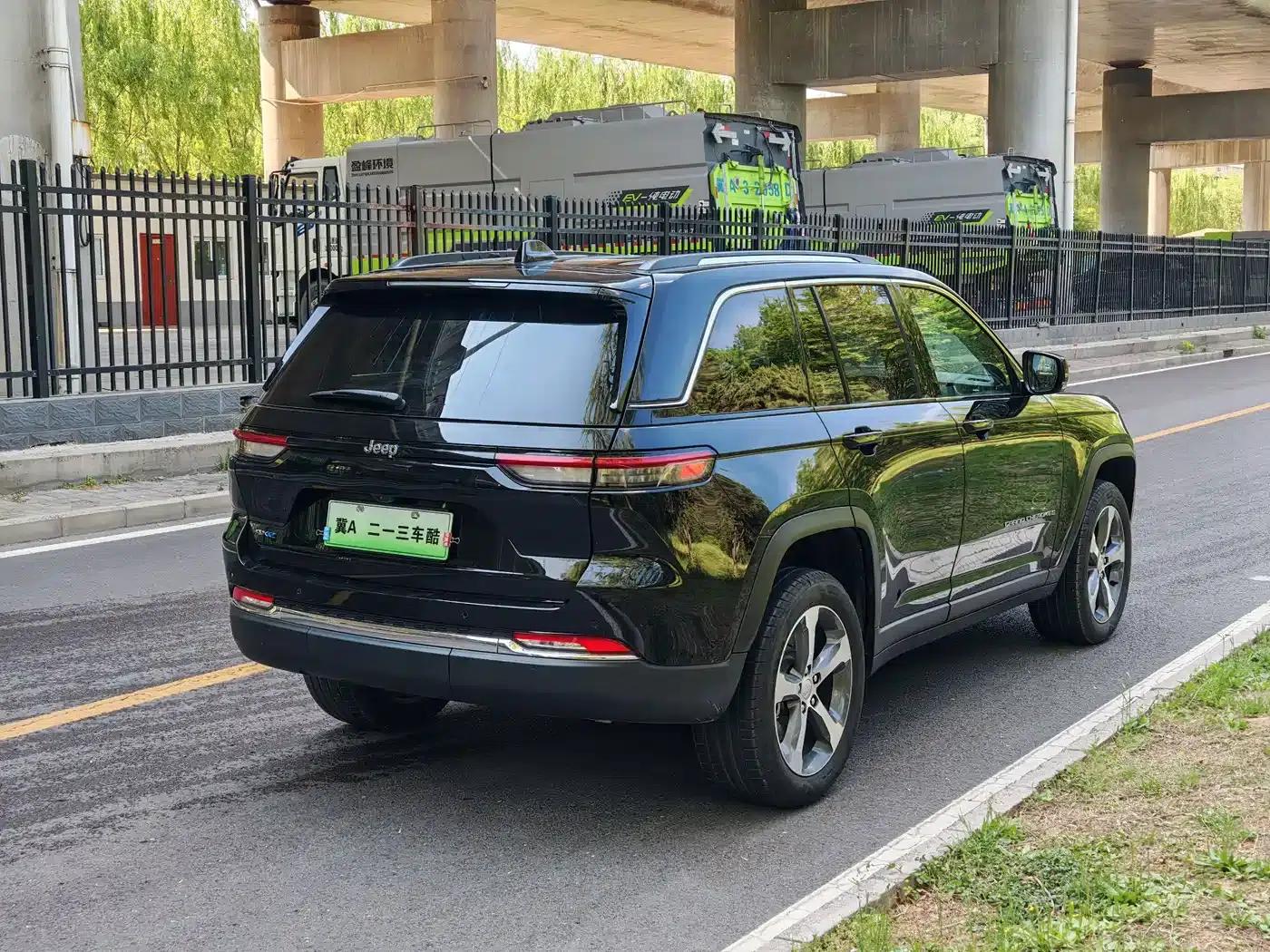 2024 Jeep Grand Cherokee 4xe Imported Model 4xe Peak Edition — миниатюра 16