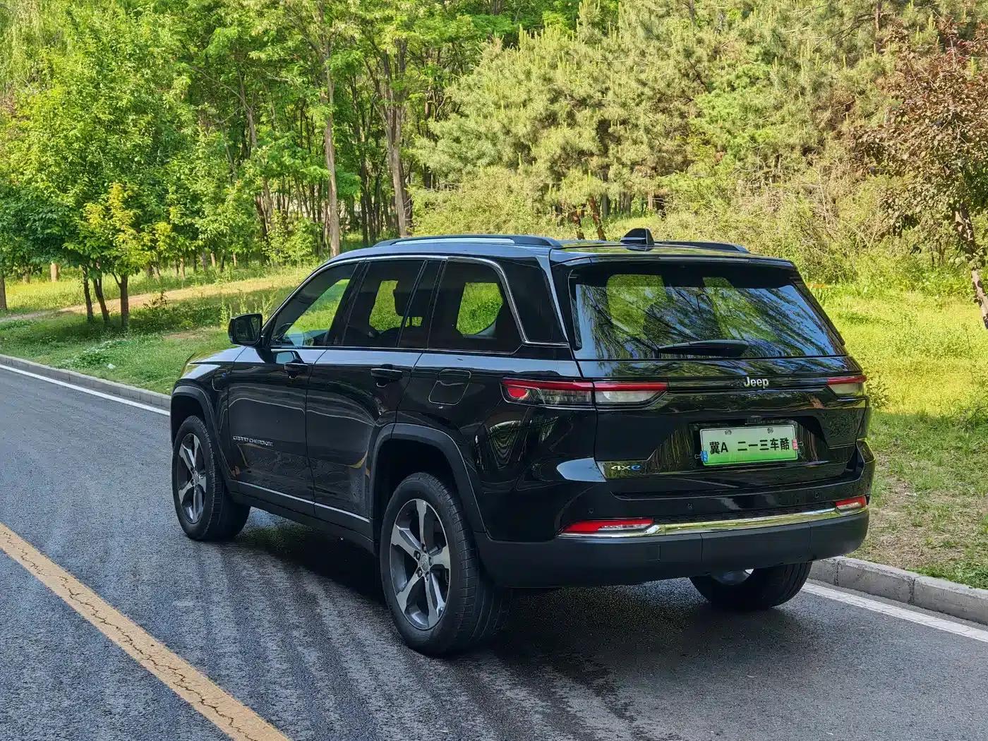 2024 Jeep Grand Cherokee 4xe Imported Model 4xe Peak Edition — миниатюра 17