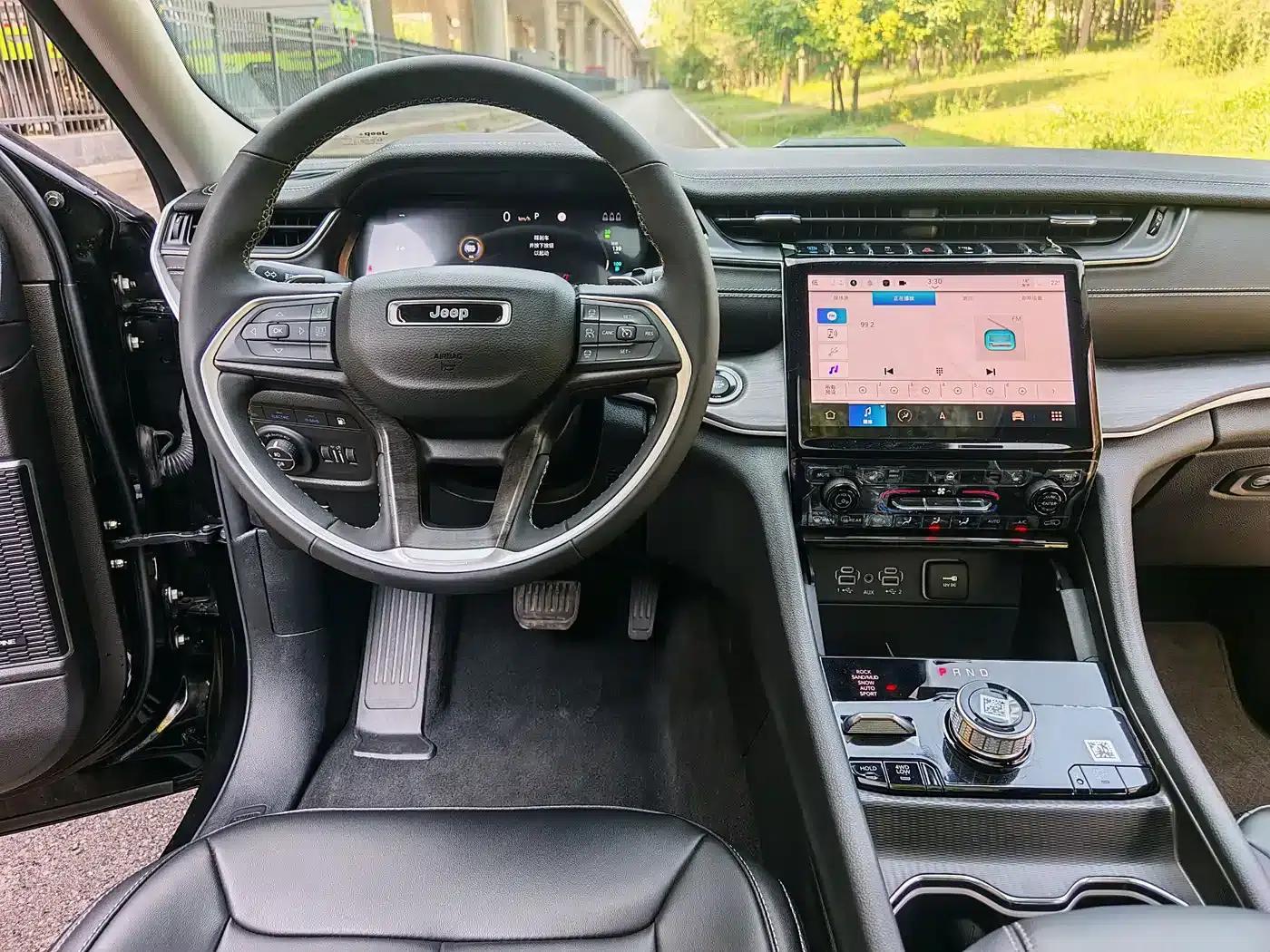 2024 Jeep Grand Cherokee 4xe Imported Model 4xe Peak Edition — миниатюра 7