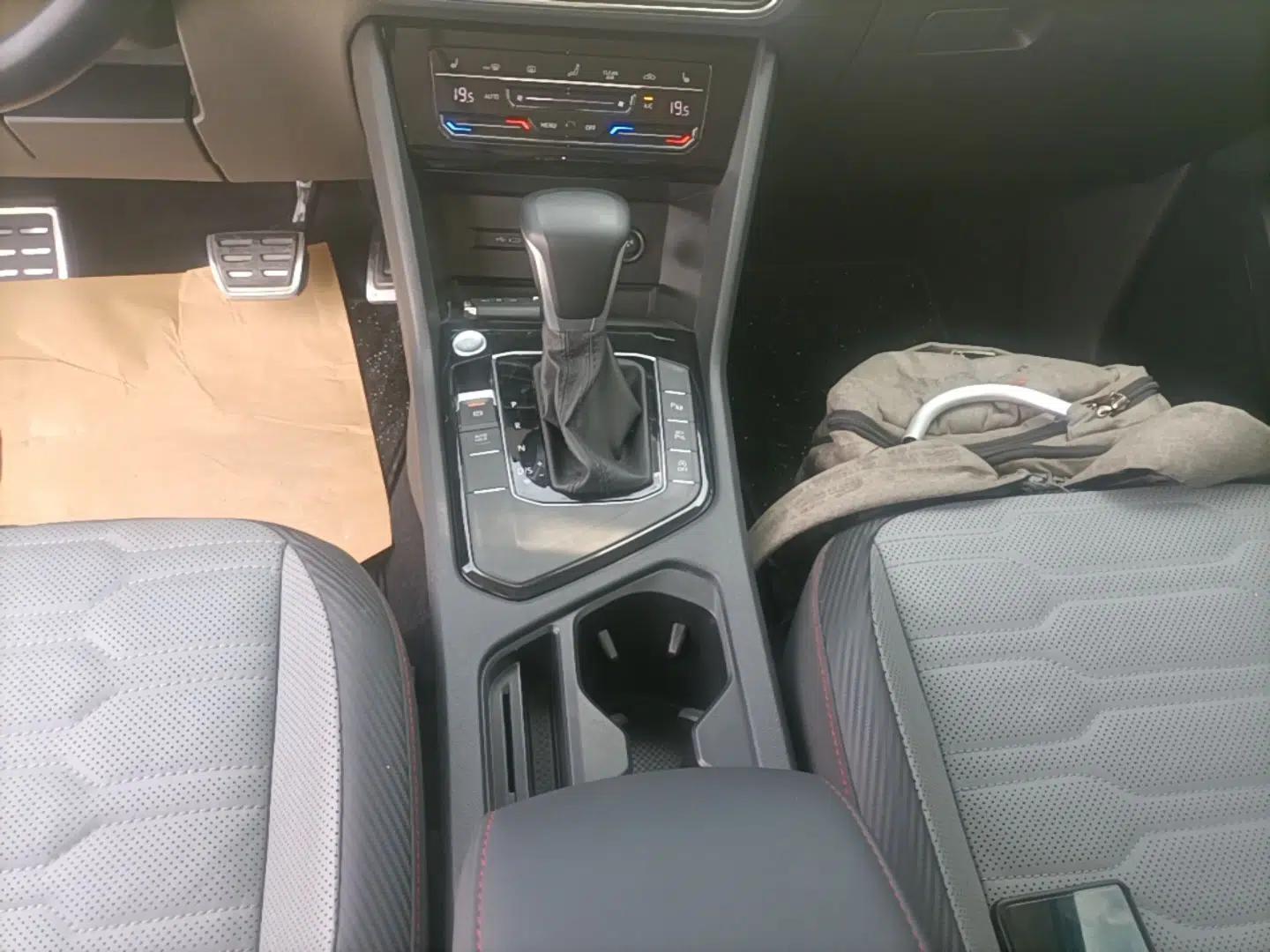 Volkswagen Tiguan X 2022 330TSI Two-Wheel-Drive Flagship Edition — миниатюра 17