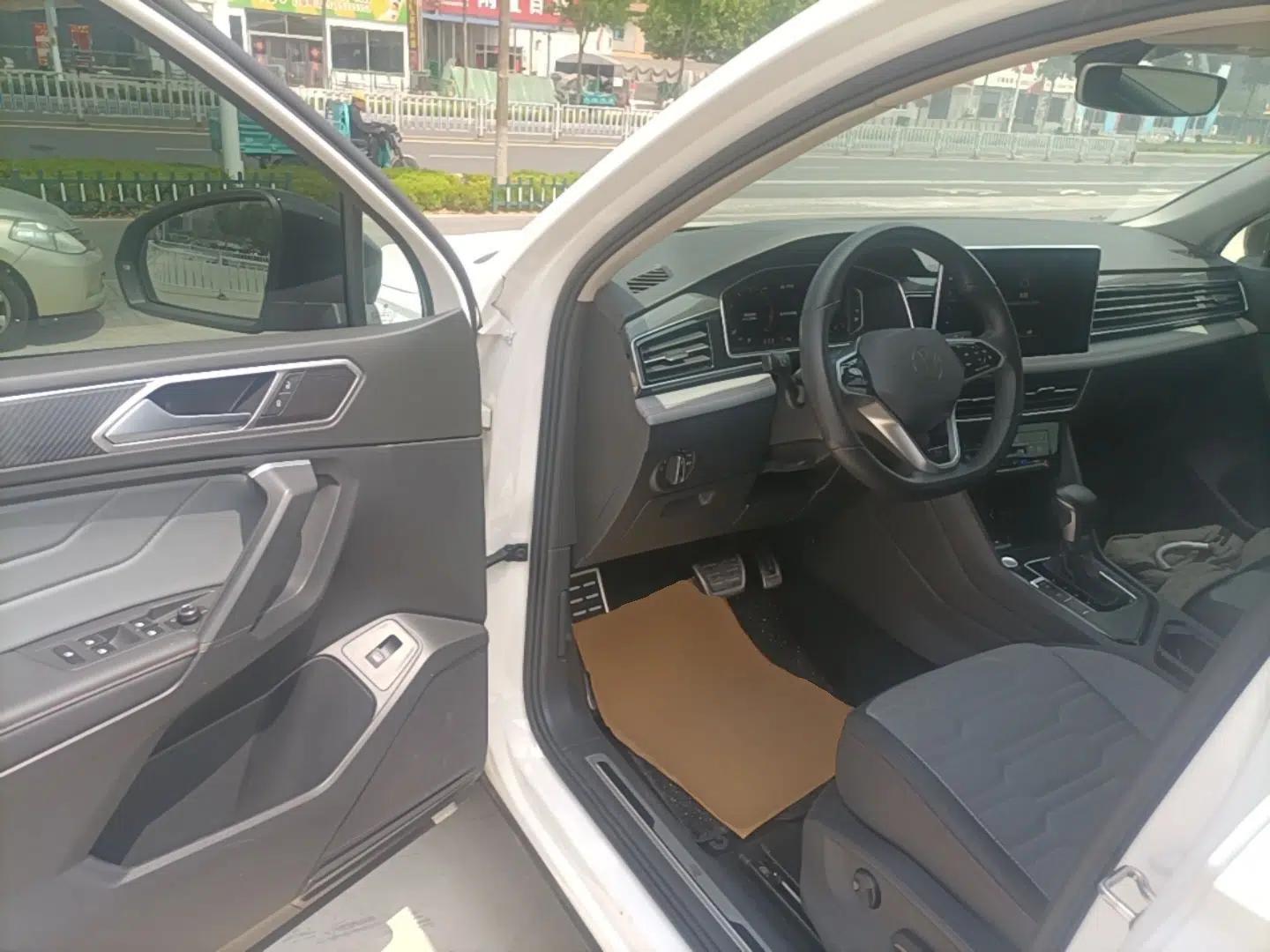 Volkswagen Tiguan X 2022 330TSI Two-Wheel-Drive Flagship Edition — миниатюра 19