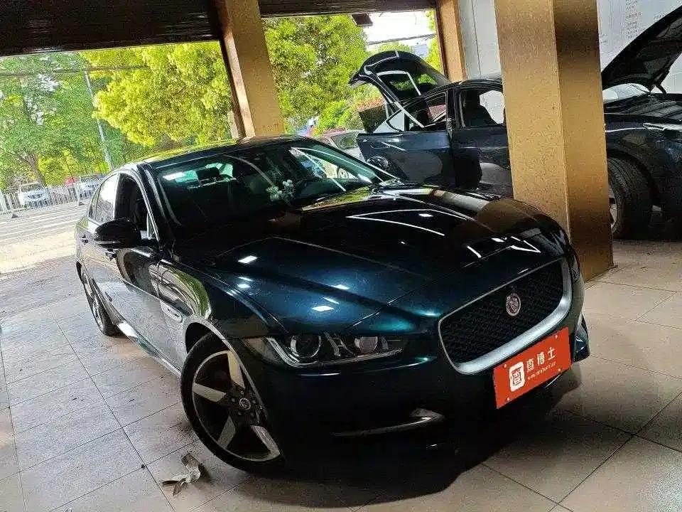 Jaguar XE 2017 2.0T 200PS R-Sport — миниатюра 2