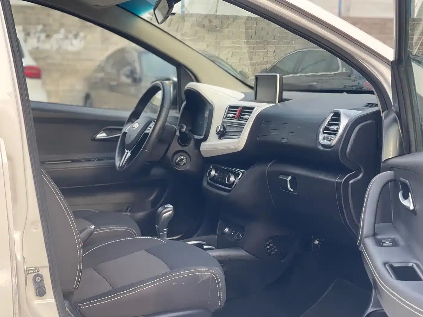 JAC iEV6E 2017 model — миниатюра 11