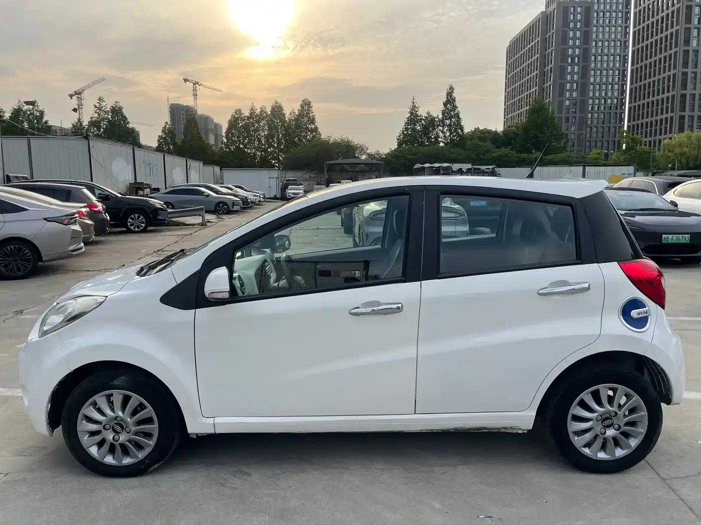 JAC iEV6E 2017 model — миниатюра 4