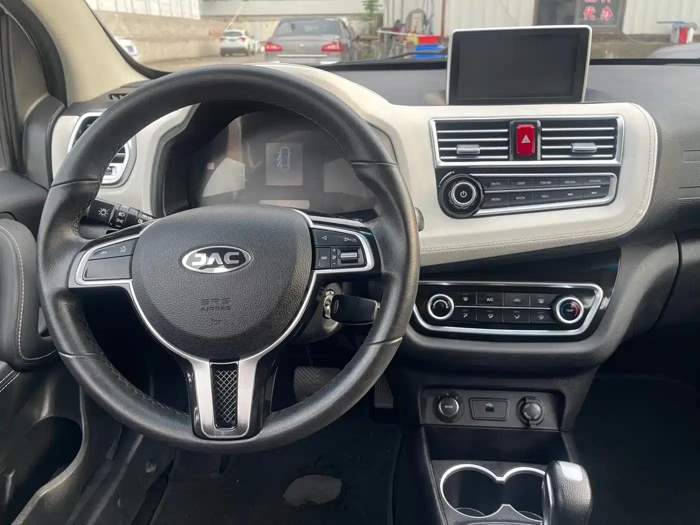 JAC iEV6E 2017 model — миниатюра 6