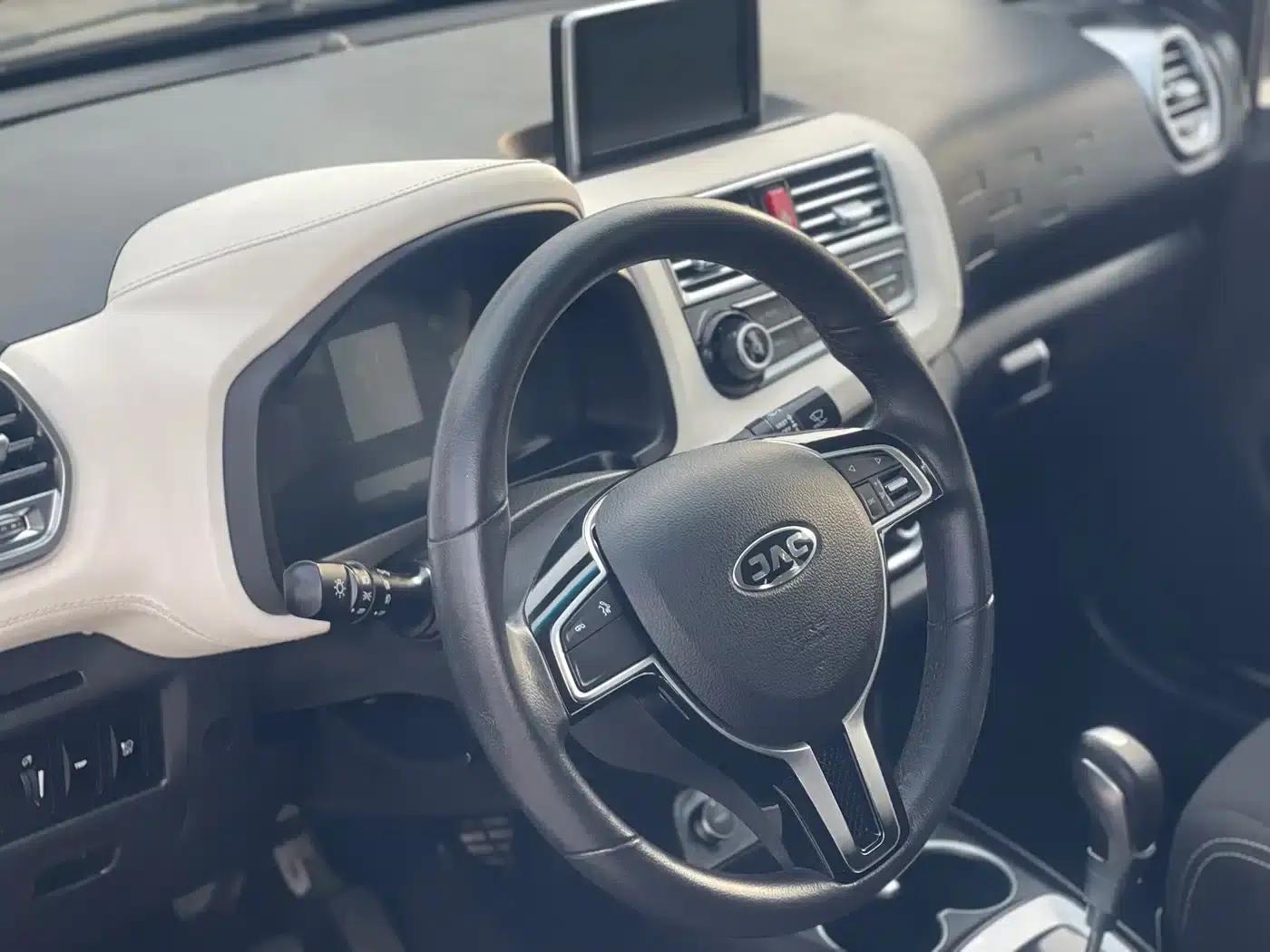 JAC iEV6E 2017 model — миниатюра 8