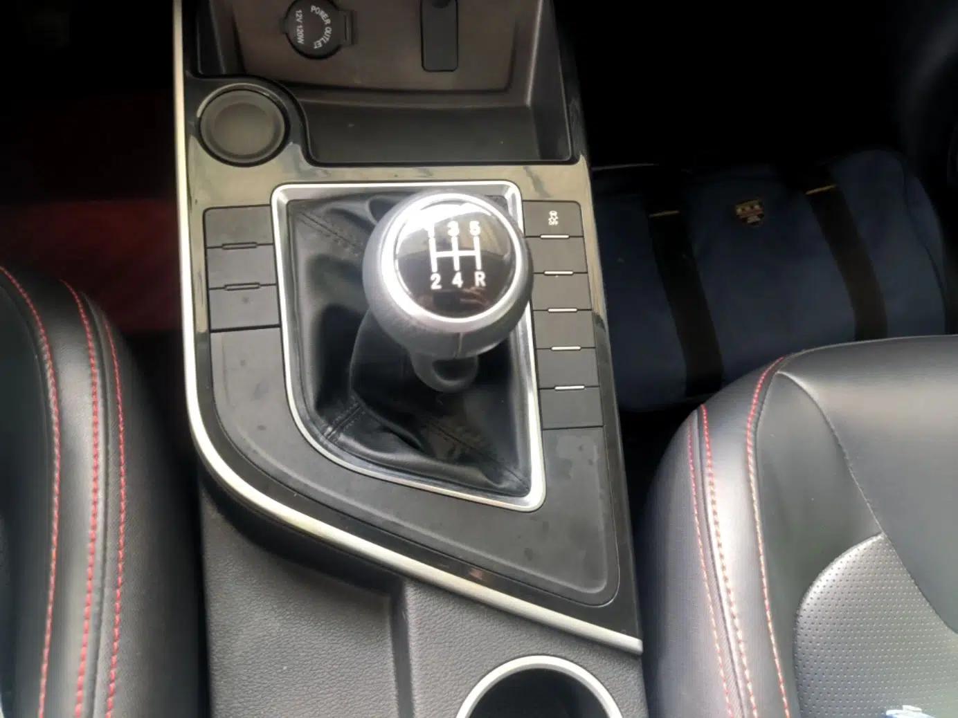 FORTHING SX6 2019 1.6L Manual Luxury Model China VI Standard — миниатюра 17