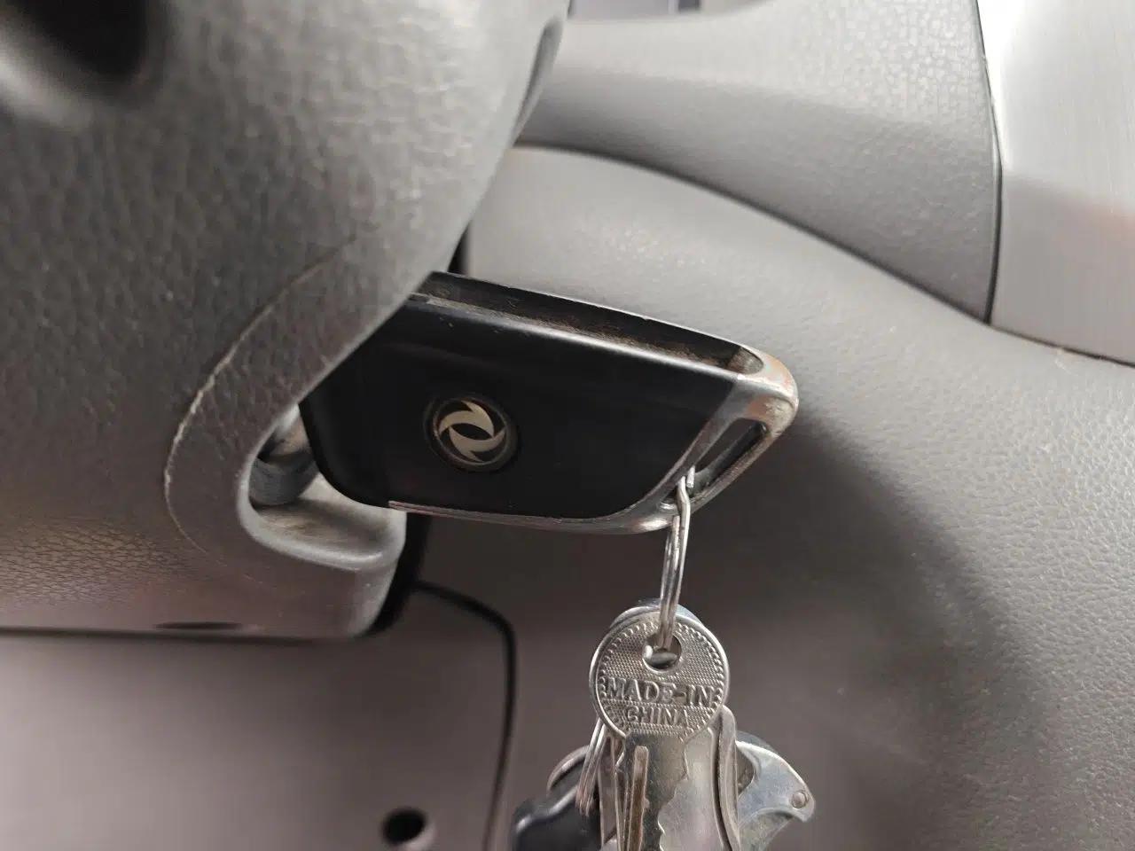 Dongfeng Shuaike 2011 1.6L Manual Luxury 7-Seater — миниатюра 9