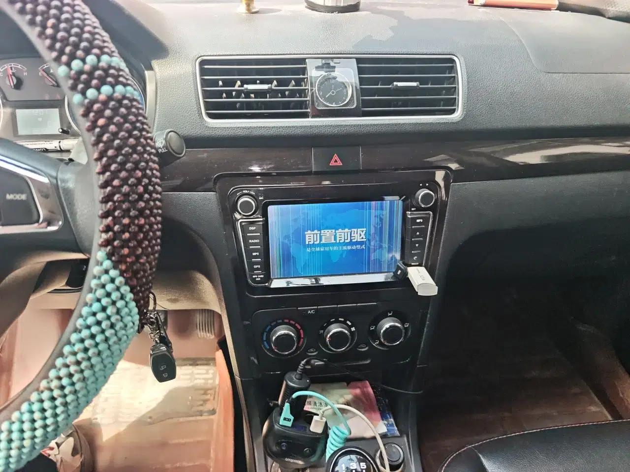 Dongfeng Fengon 370 2016 1.5L Manual Elite Home Edition 7-Seater — миниатюра 14