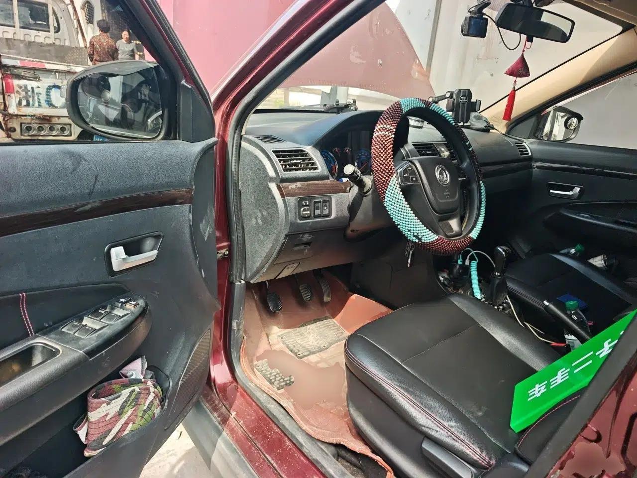 Dongfeng Fengon 370 2016 1.5L Manual Elite Home Edition 7-Seater — миниатюра 17