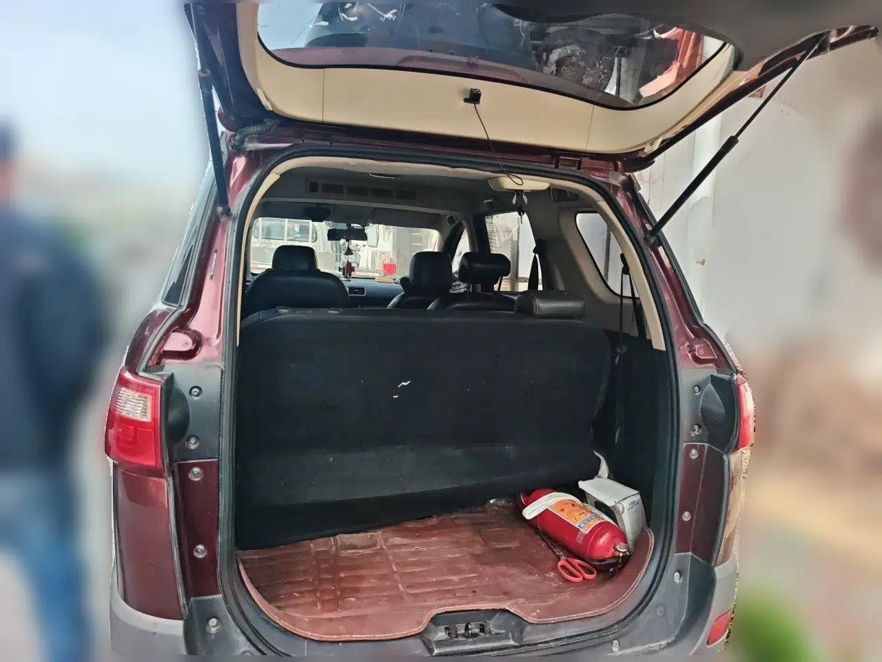 Dongfeng Fengon 370 2016 1.5L Manual Elite Home Edition 7-Seater — миниатюра 20