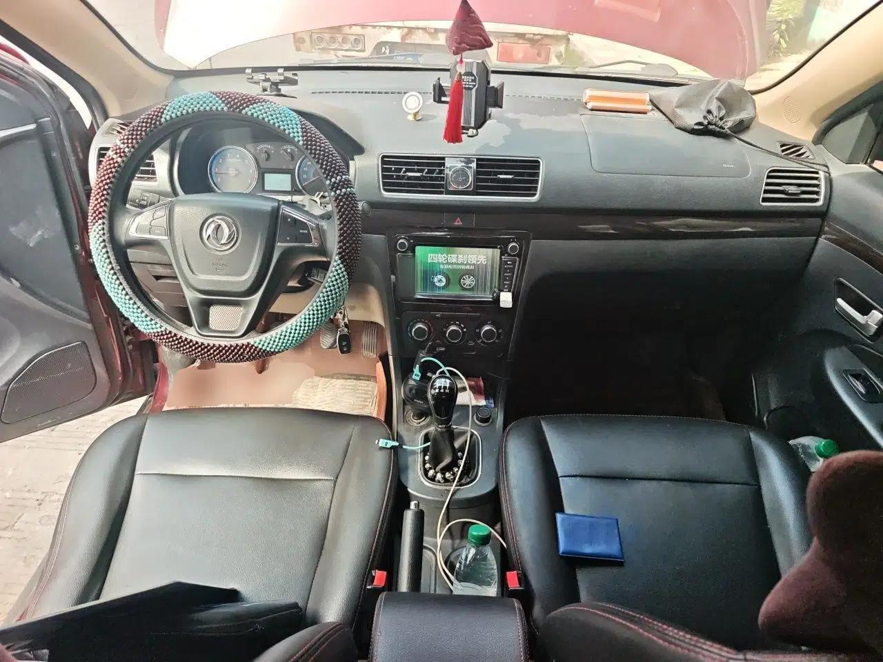Dongfeng Fengon 370 2016 1.5L Manual Elite Home Edition 7-Seater — миниатюра 10