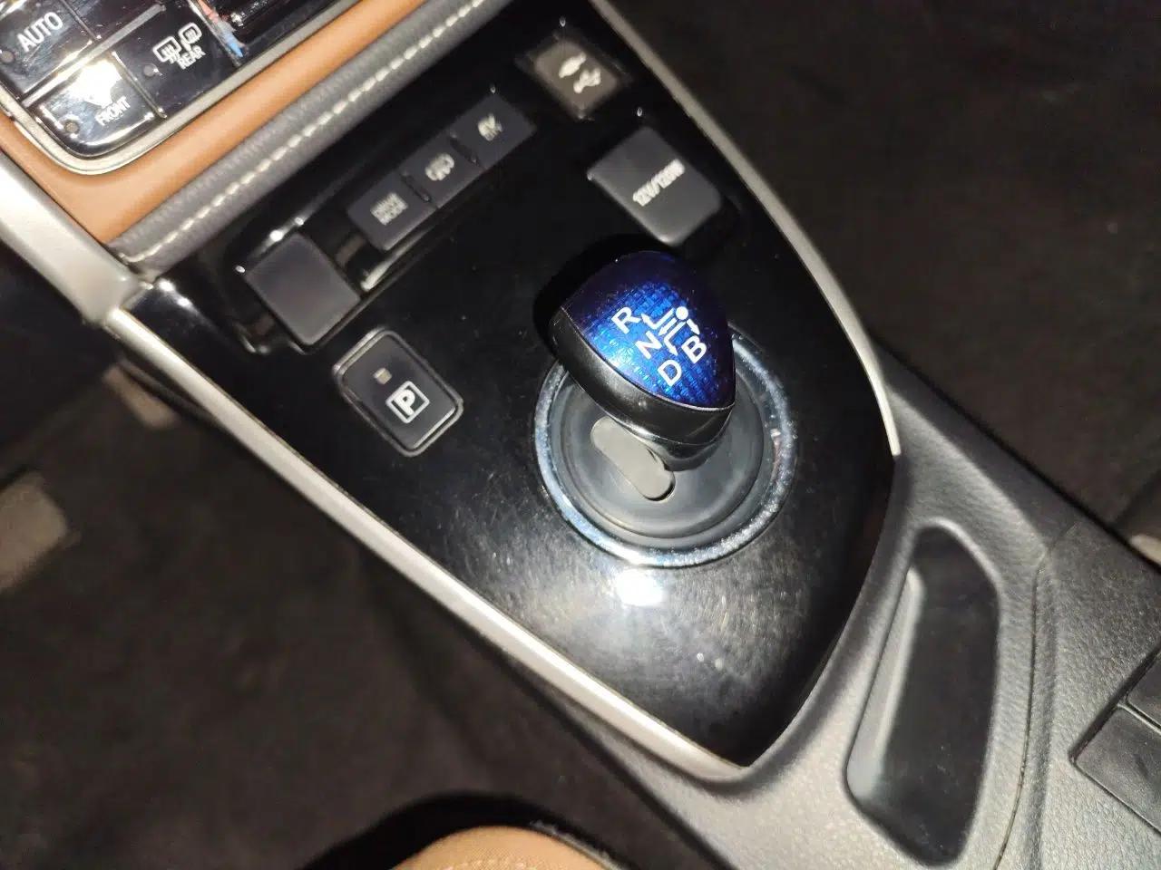 Toyota Corolla Hybrid E+ 2019 1.8L E-CVT Luxury Edition — миниатюра 15