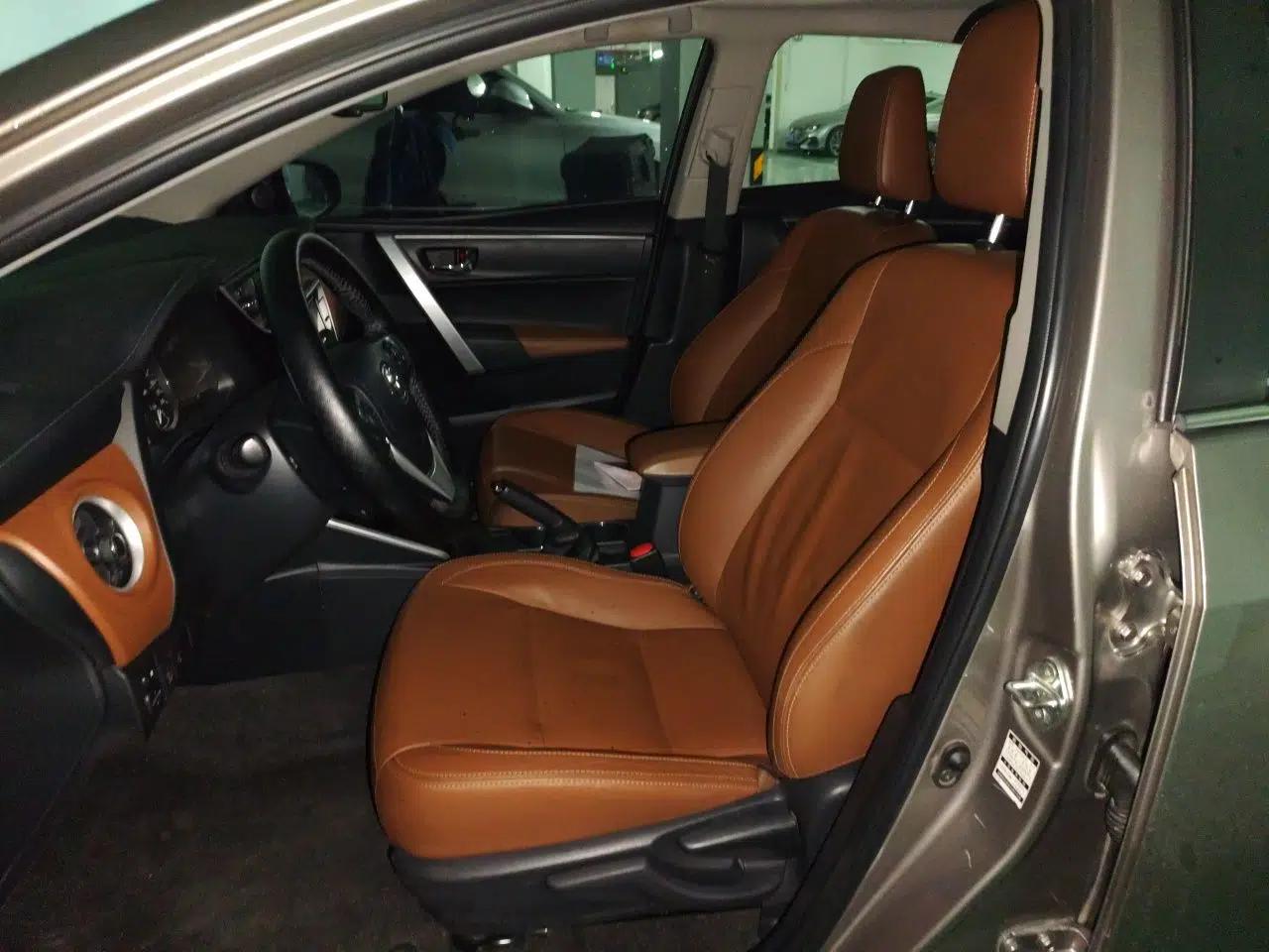Toyota Corolla Hybrid E+ 2019 1.8L E-CVT Luxury Edition — миниатюра 16