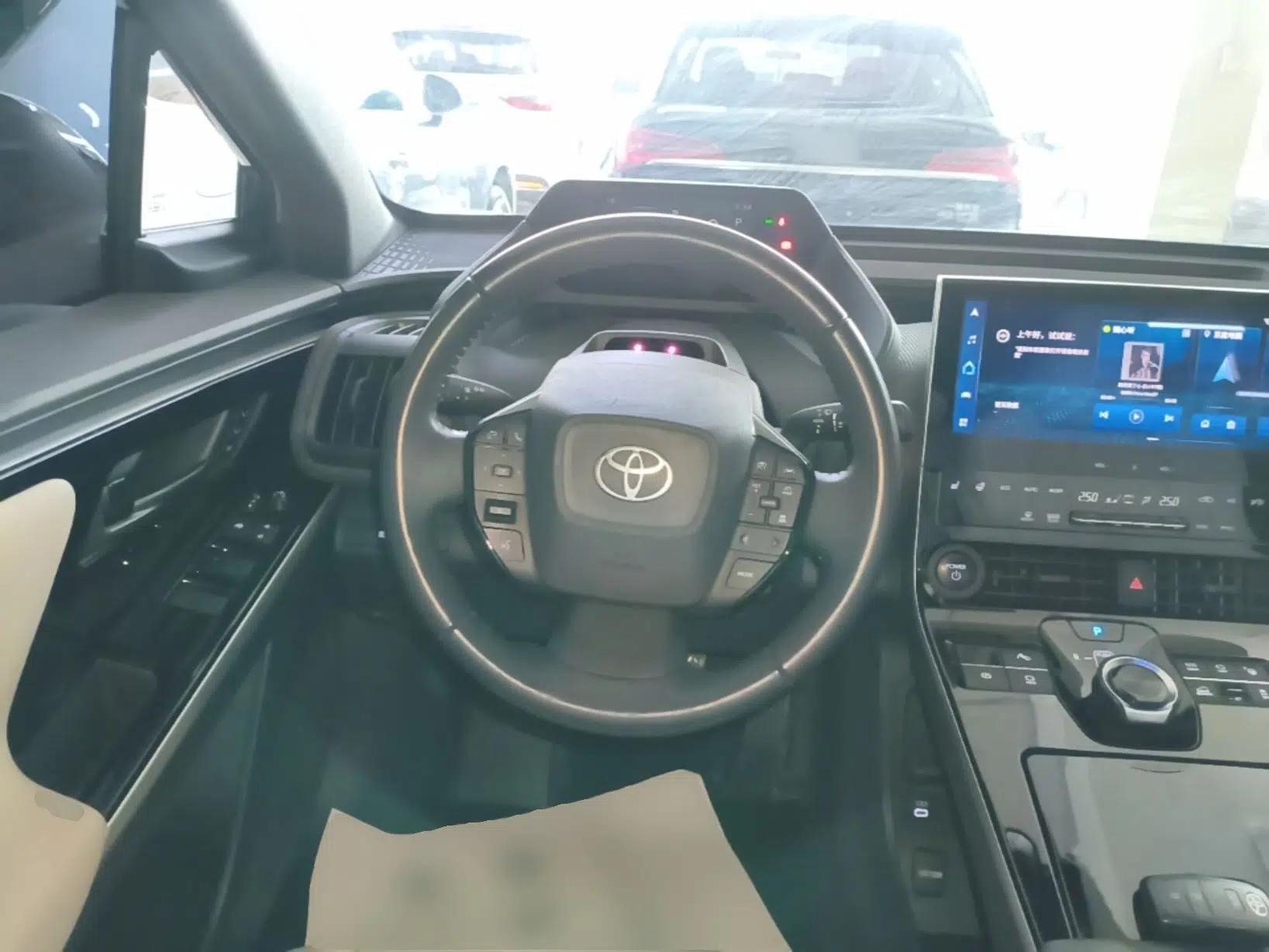 Toyota FAW bZ4X 2022 Four-Wheel-Drive High-Performance PRO Edition — миниатюра 14