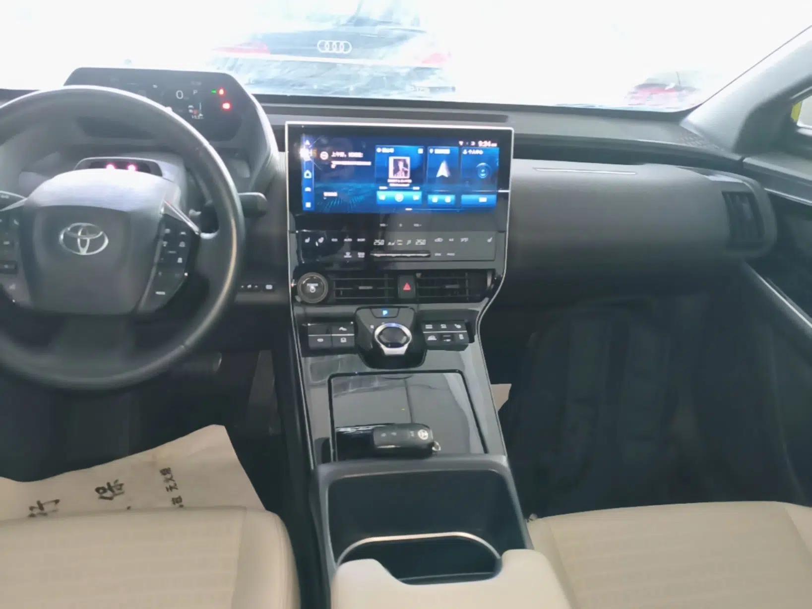 Toyota FAW bZ4X 2022 Four-Wheel-Drive High-Performance PRO Edition — миниатюра 16
