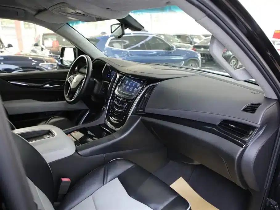 2018 Cadillac Escalade 6.0L US Spec — миниатюра 8