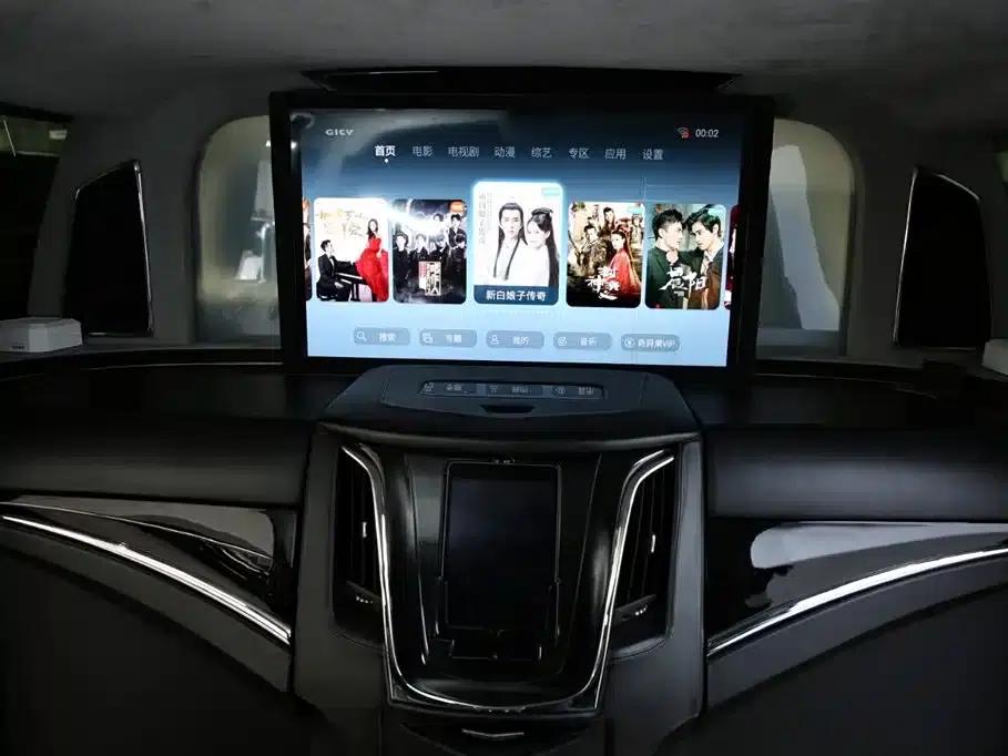 2018 Cadillac Escalade 6.0L US Spec — миниатюра 9