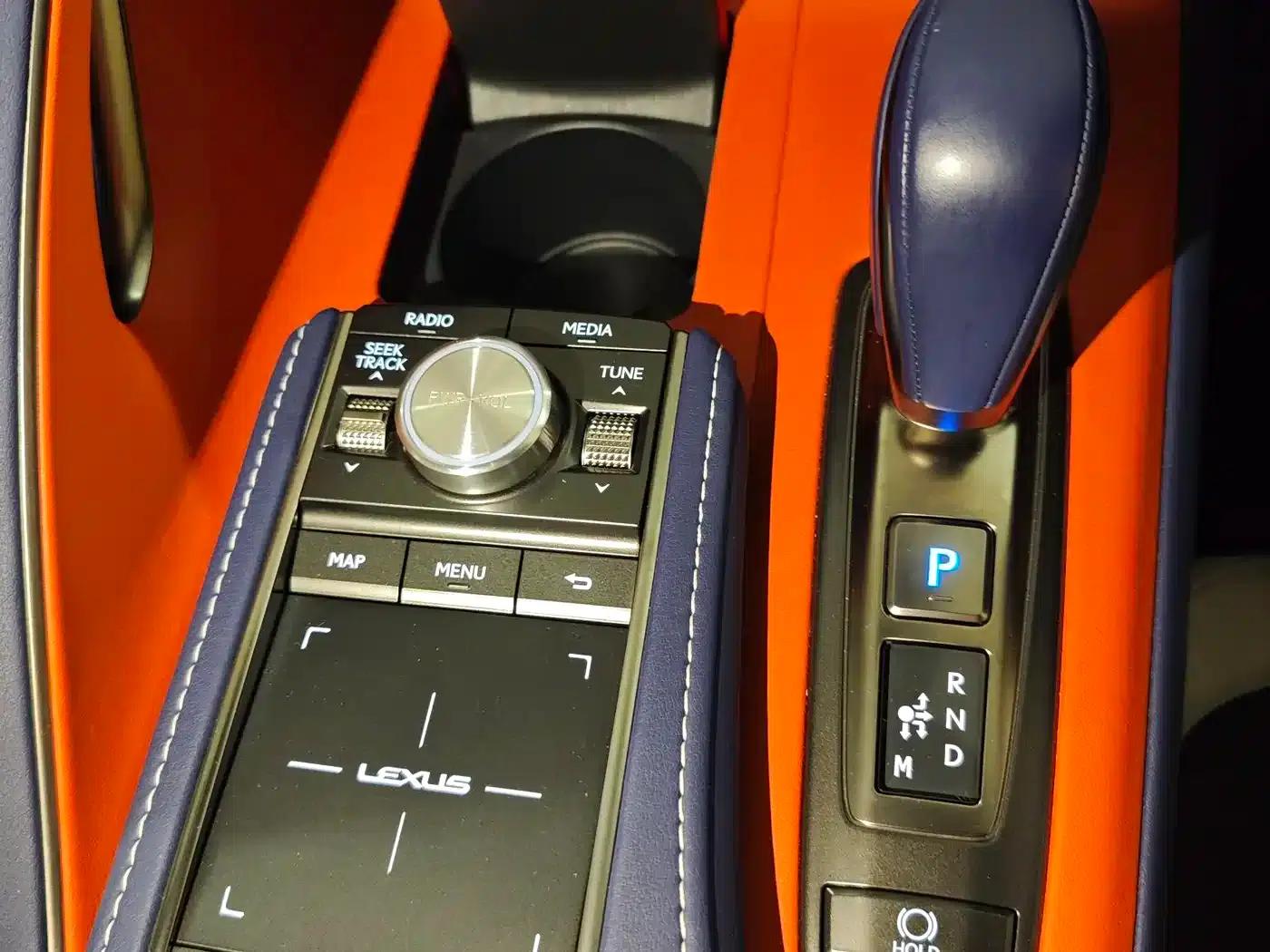 Lexus LC 2018 500h Special Edition — миниатюра 10