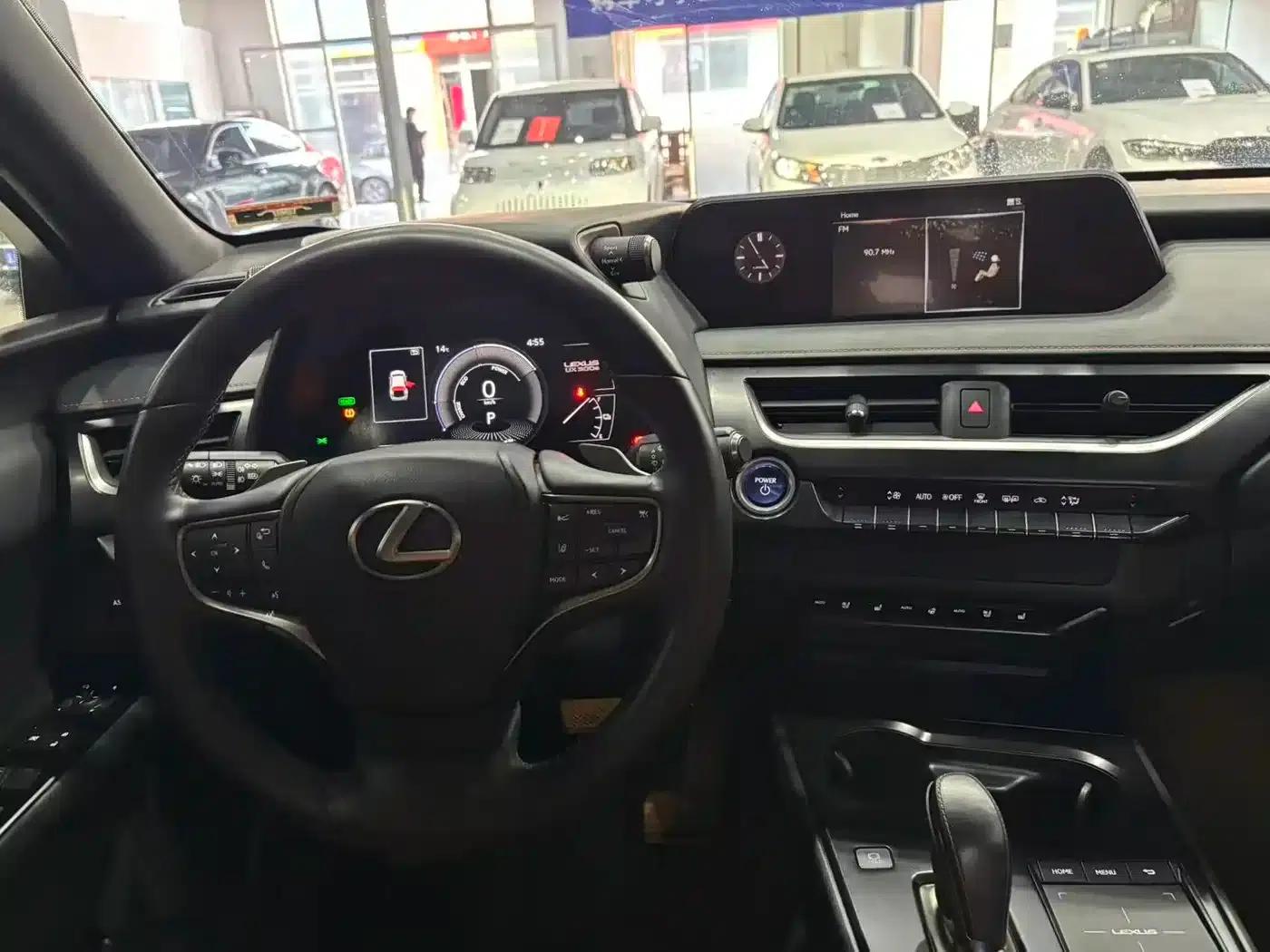 Lexus UX PHEV 2020 300e Pure Enjoyment Edition — миниатюра 11