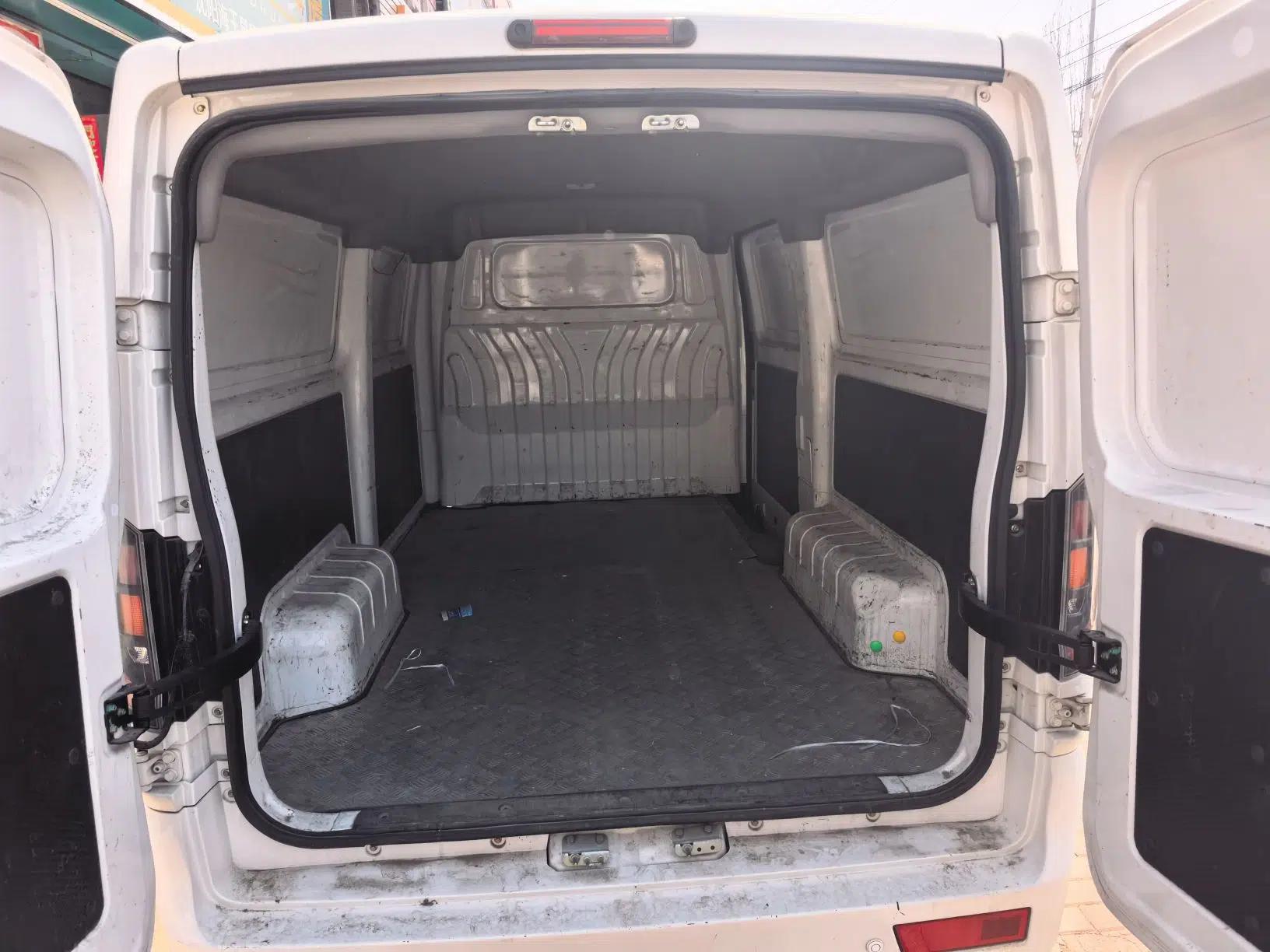 Foton Skyworth EV6 2023 Fast and Slow Charging Version — миниатюра 17