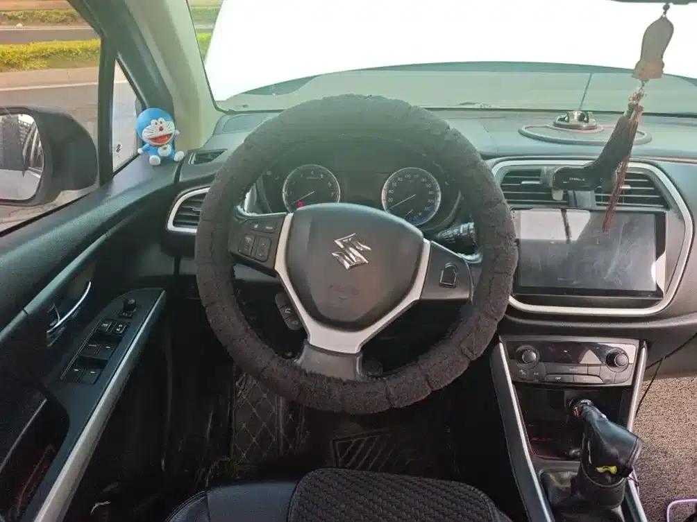 2014 Vitara 1.6L Manual 2WD Elite — миниатюра 13