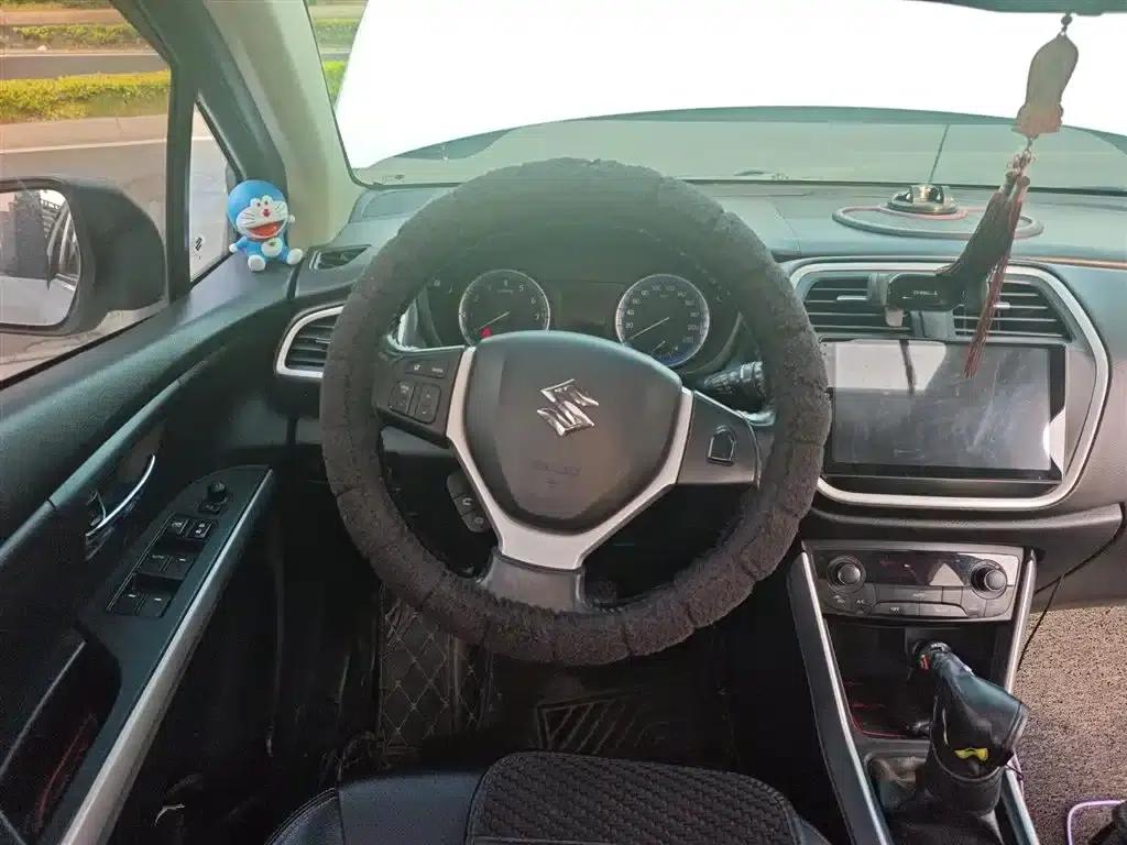 2014 Vitara 1.6L Manual 2WD Elite — миниатюра 3
