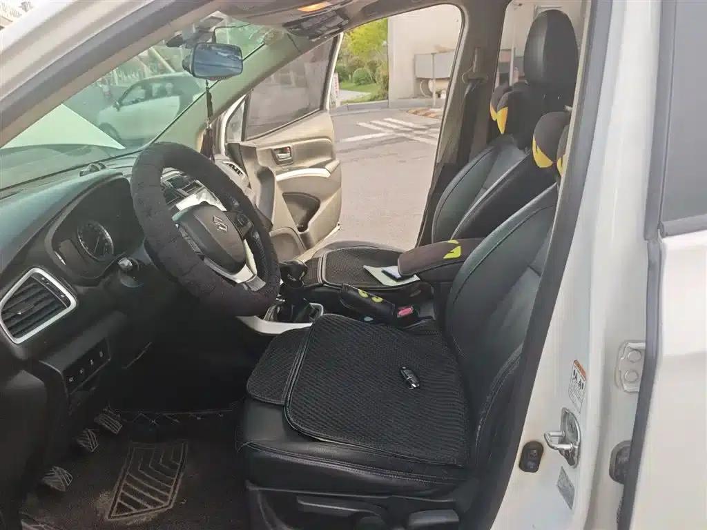 2014 Vitara 1.6L Manual 2WD Elite — миниатюра 8